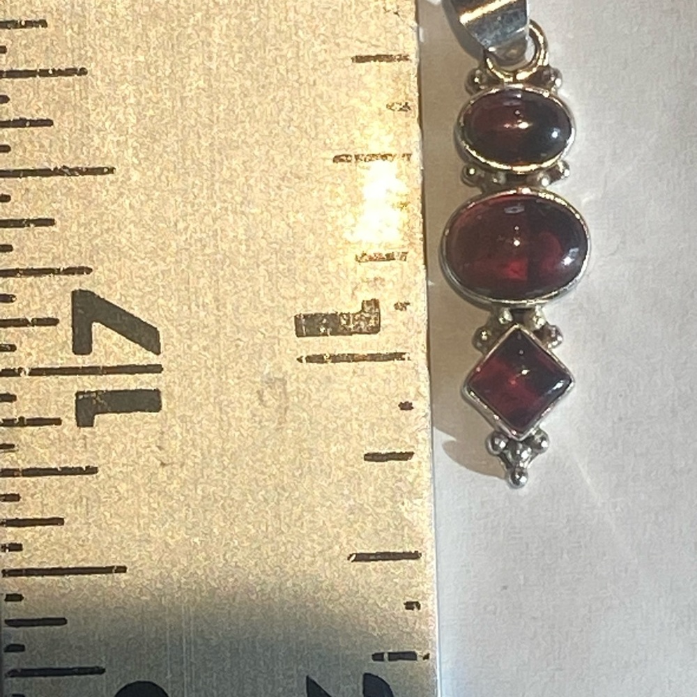 Vintage Sterling Silver cabochon garnet pendant with snake chain. - Picture 4 of 5